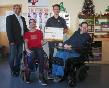 Spendenübergabe an Stiftung Zenit